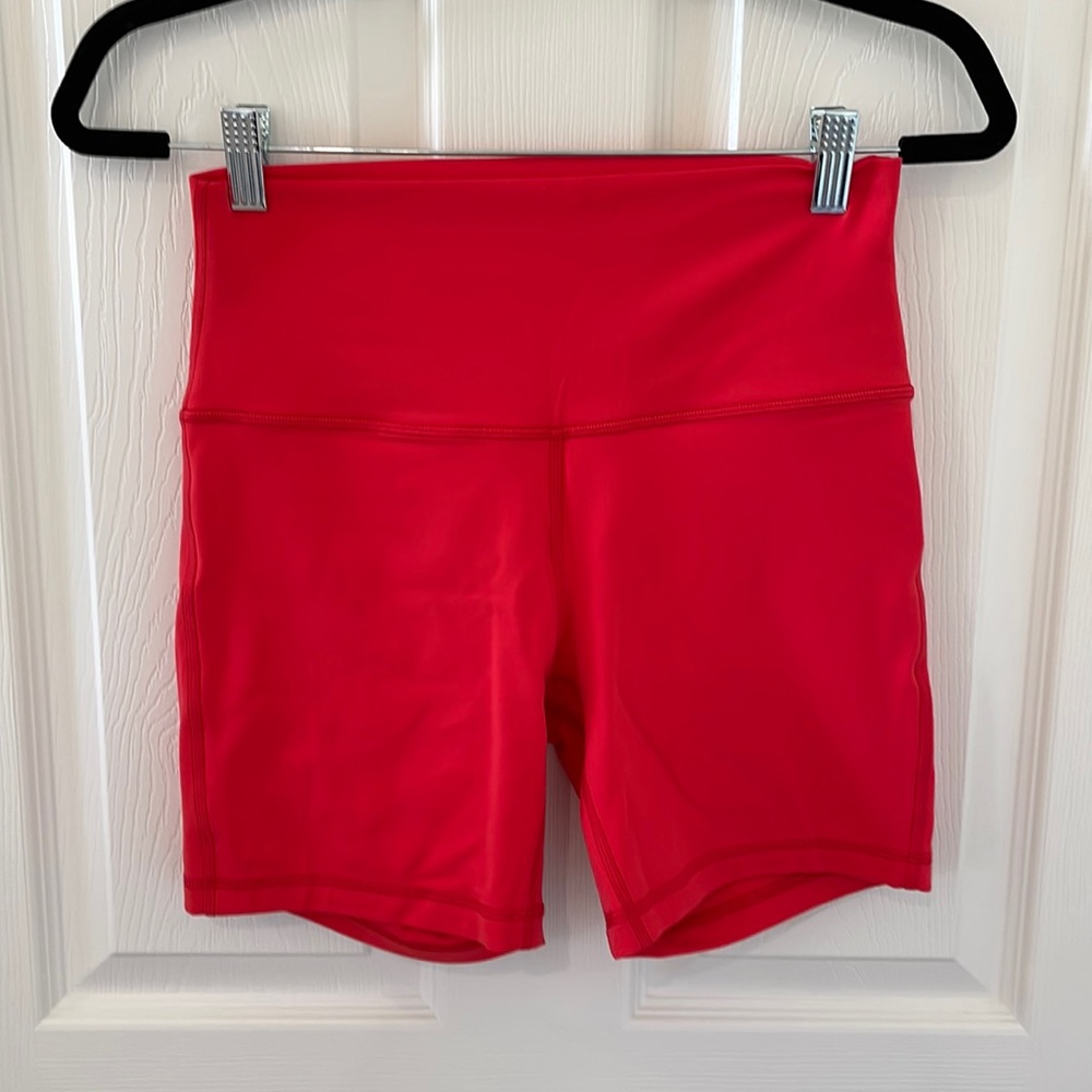 Lululemon short